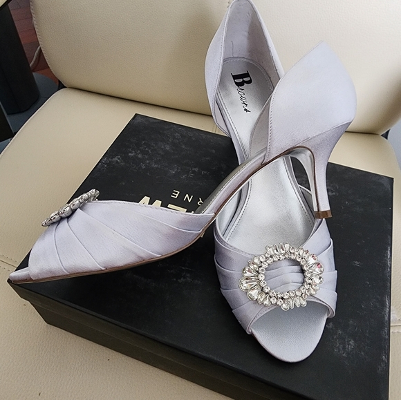 Silver Jewelled Heels Size 10 - Picture 2 of 3